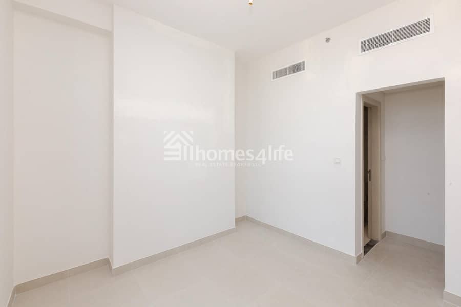 11 Large Space | with Balcony |  Amazing Spacious Apartment