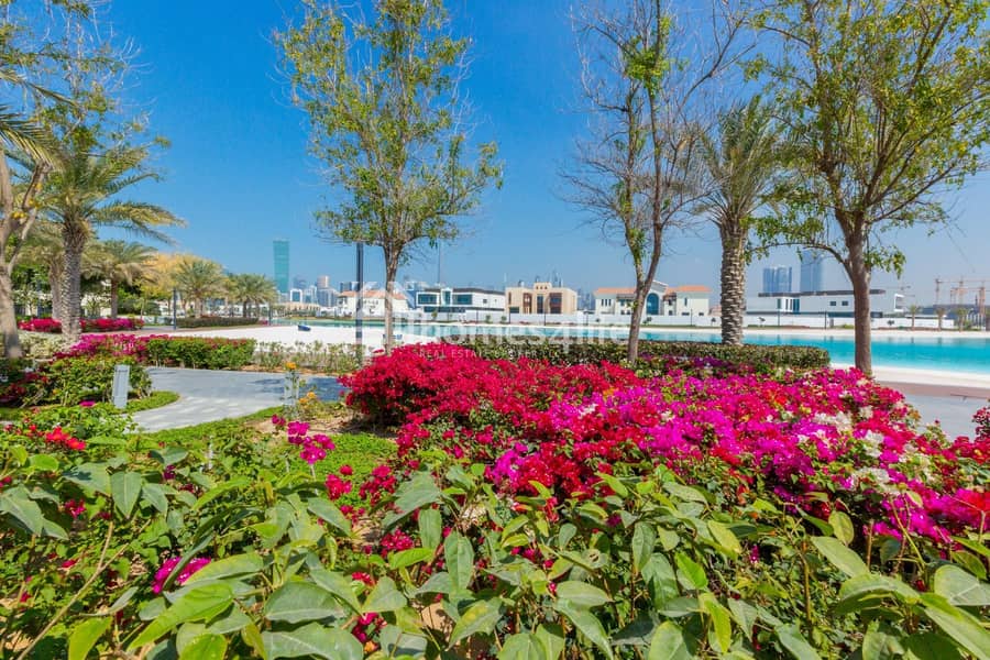 12 Premium villa plots on a crystal lagoon in the heart of Dubai