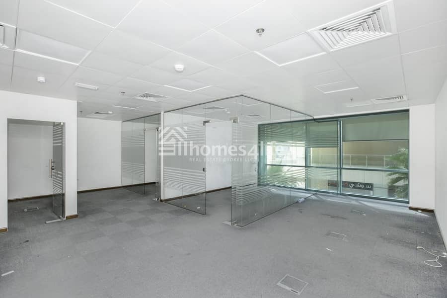 2 Elegant Fully Fitted Office I 4 Parking Spaces
