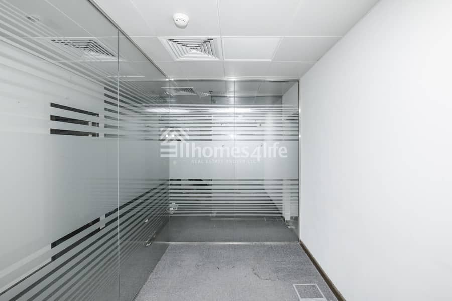 4 Elegant Fully Fitted Office I 4 Parking Spaces