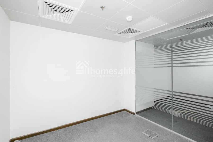 10 Elegant Fully Fitted Office I 4 Parking Spaces
