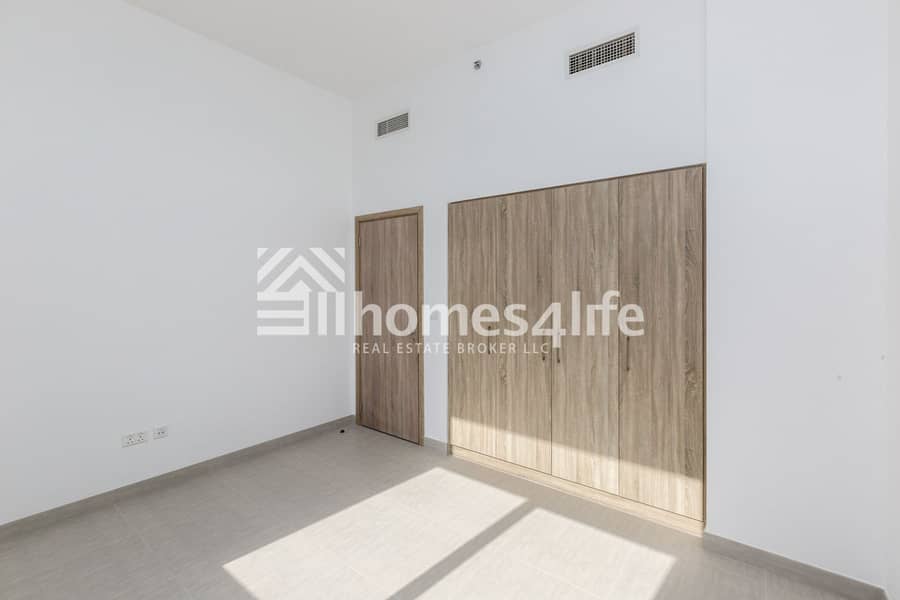 7 Vacating Soon | Bright And Spacious 1 Bedroom