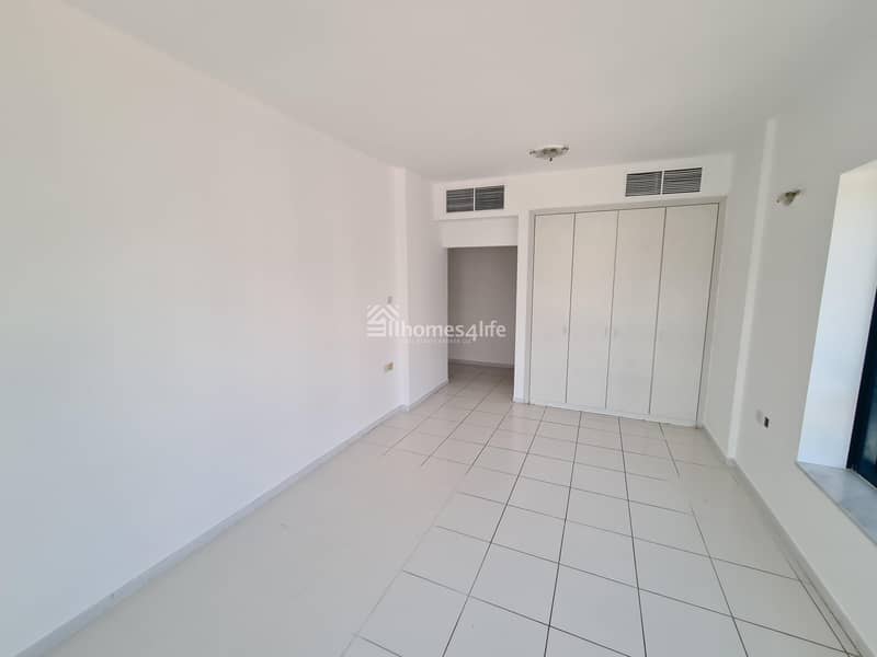 3 Huge 3 Bedroom Near Metro with all All
