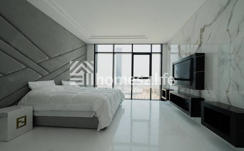 5 Ready Fully Furnished Penthouse in Downtown