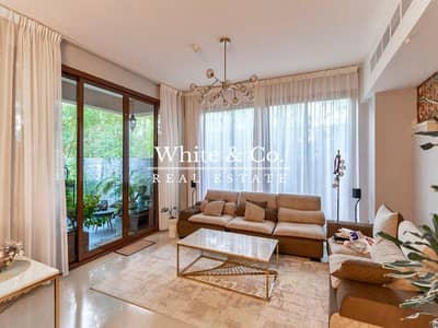 4 Bedroom Townhouse for Sale in Jumeirah Islands, Dubai - STUNNING JUMEIRAH ISLAND TOWNHOUSE