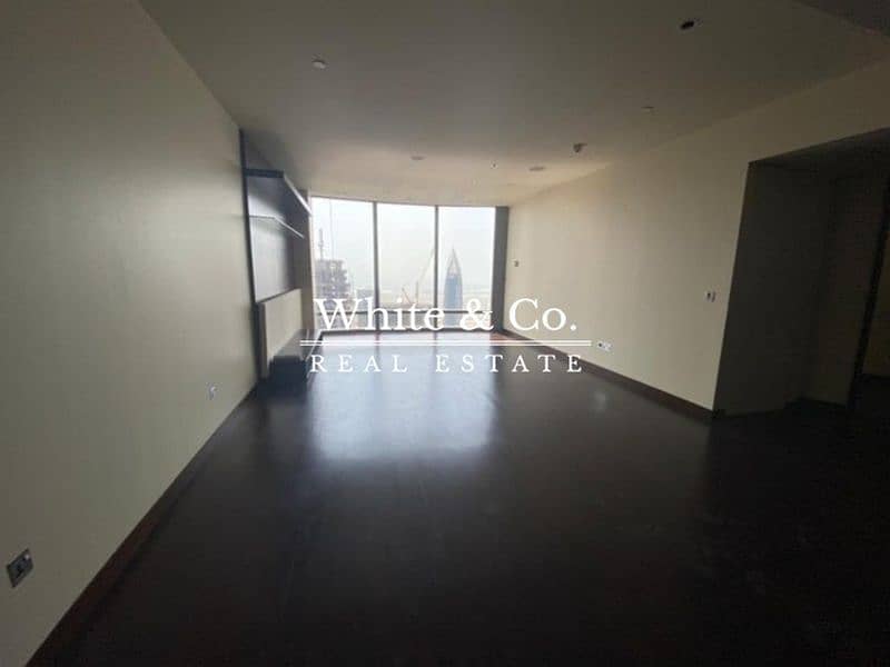 2 MID FLOOR | SPACIOUS LAYOUT | FOUNTAIN VIEW