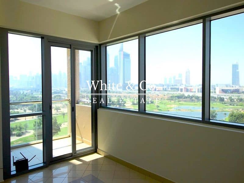 2 VACANT 1 Bed Apartment Amazing Golf Course Views