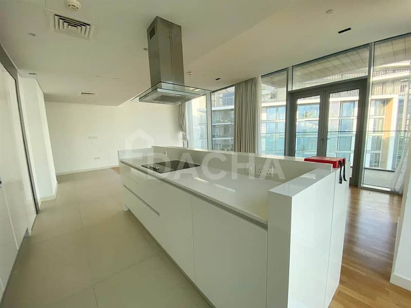 13 New Instruction: 2 Bed +Maid / Stunning Views!