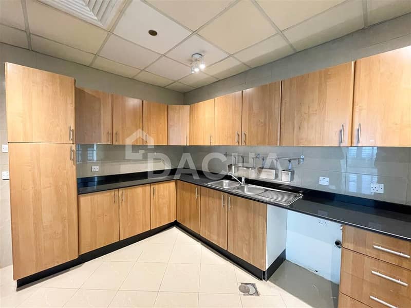 5 Sea & Palm view / Unfurnished / Vacant / Rare unit