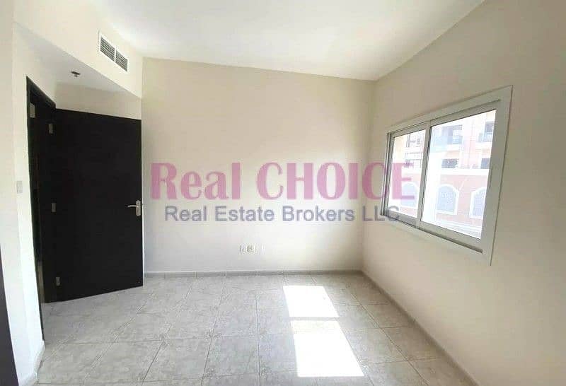 12 Cheques | Spacious 2 Beds | Chiller Free