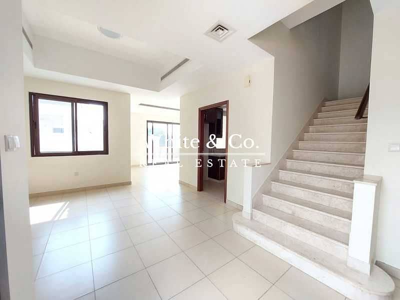 6 Reem- Mira 4 bed in a Good location