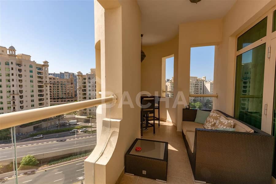 15 Exclusive: High Floor 3 BED / Beach Side / Vacant!