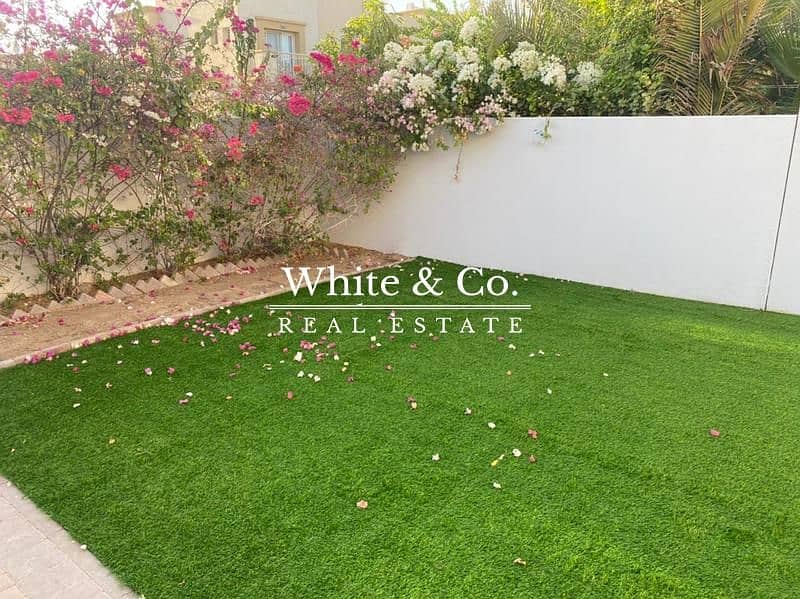 12 Price Reduction | New Tiling | Beautiful Garden