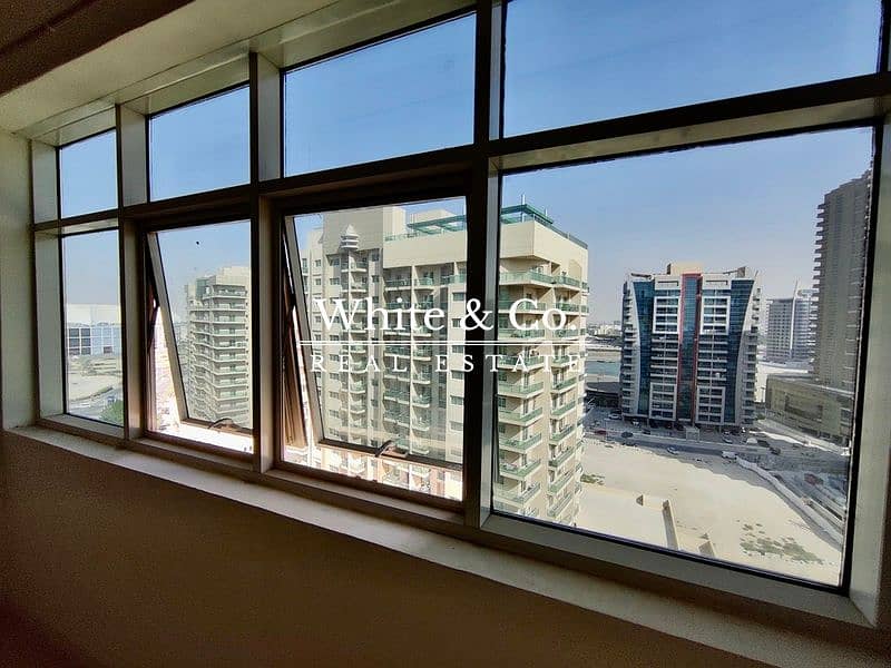 2 Huge 2 Beds | Great views | Bright