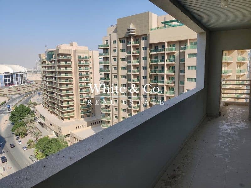 8 Huge 2 Beds | Great views | Bright