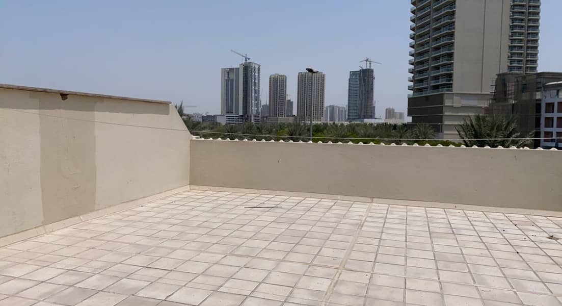 26 UPGRADED - FRESH - SPACIOUS - ROOFTOP TERRACE