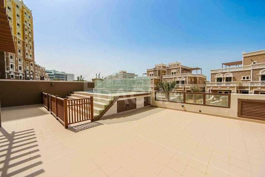 3 4 BED / Townhouse / Private Pool / 3 Levels