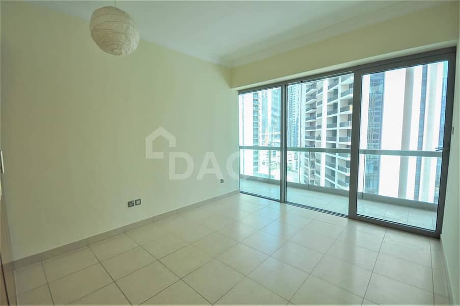 8 Spacious Apartment / High Floor / Vacant