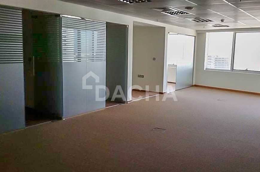 9 3 cabins / Vacant from October 01/ Fully Fitted office