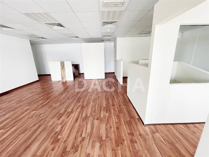 7 Fully Fitted / Upgraded Floors / Bright Office