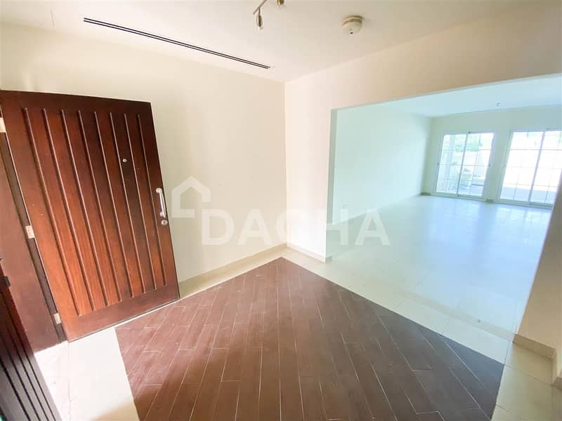 2 NEAR MALL! / Upgr. to 3Br / Single Row