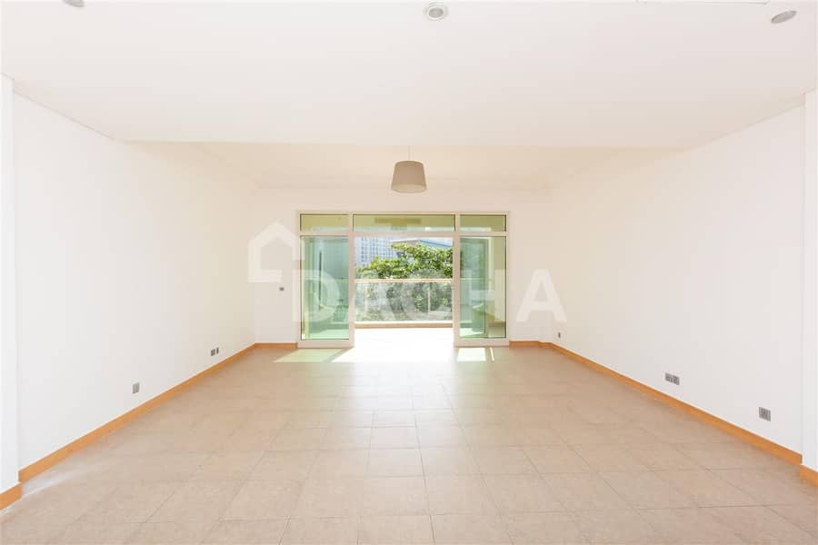 21 Perfect Condition / Large 1 Bed / Park Views!