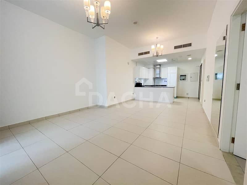 6 1 BED // Vacant //  Best Priced Palm Unit!