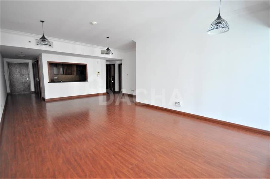 Large Apartment / Study Room / Low Floor