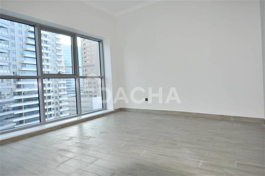 3 Middle Floors / Spacious / Vacant & Ready / 13 Months