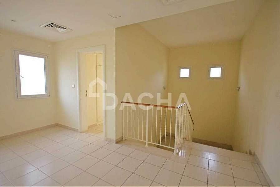11 Best layout 4 bed / Next to park and pool