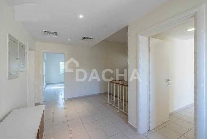 12 Best layout 4 bed / Next to park and pool