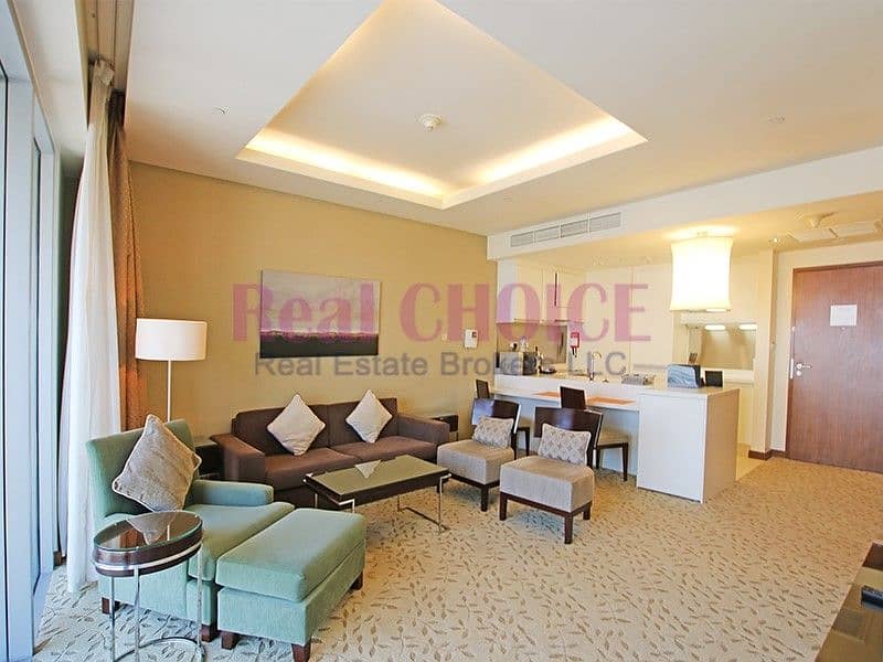 位于迪拜市中心，迪拜谦恭购物中心 1 卧室的酒店式公寓 155000 AED - 4647332