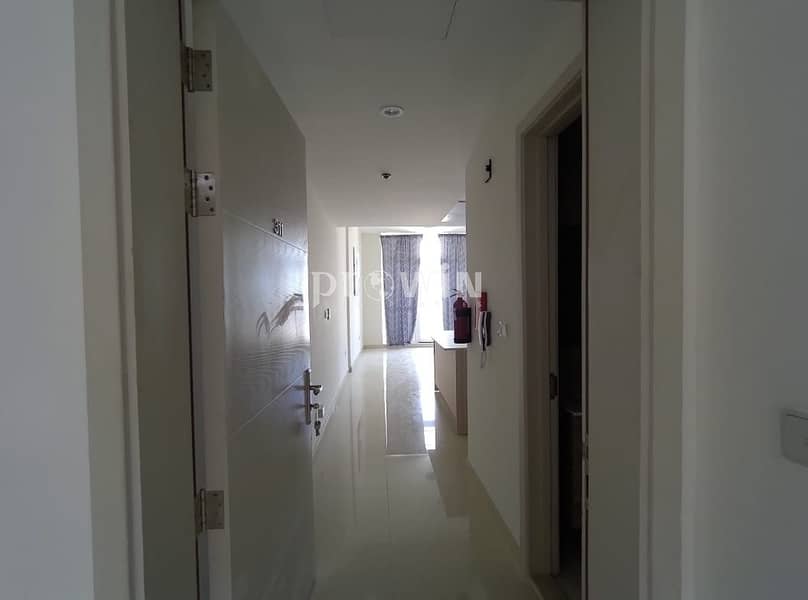 Clean & Well Maintained 2 BHK!! Clean & Well Maintained 2 BHK!!