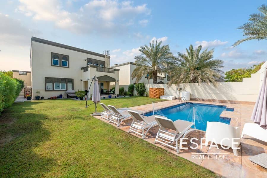 Exclusive | 3BR | Pool | VIP District