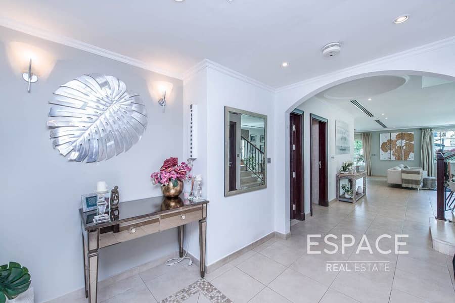 2 Legacy 4 Bedrooms | Immaculate Condition