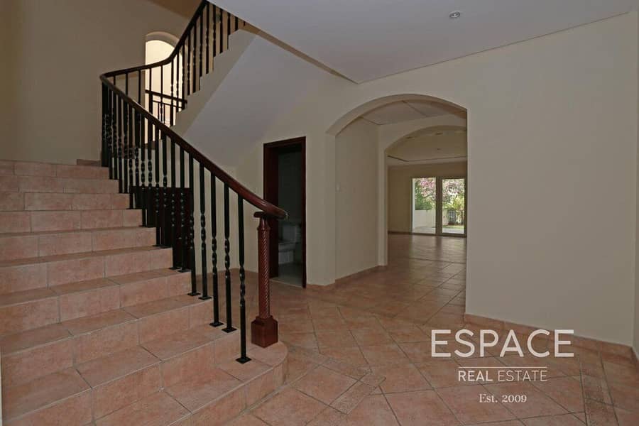 6 Exclusive | Townhouse | Close to Park and Pool