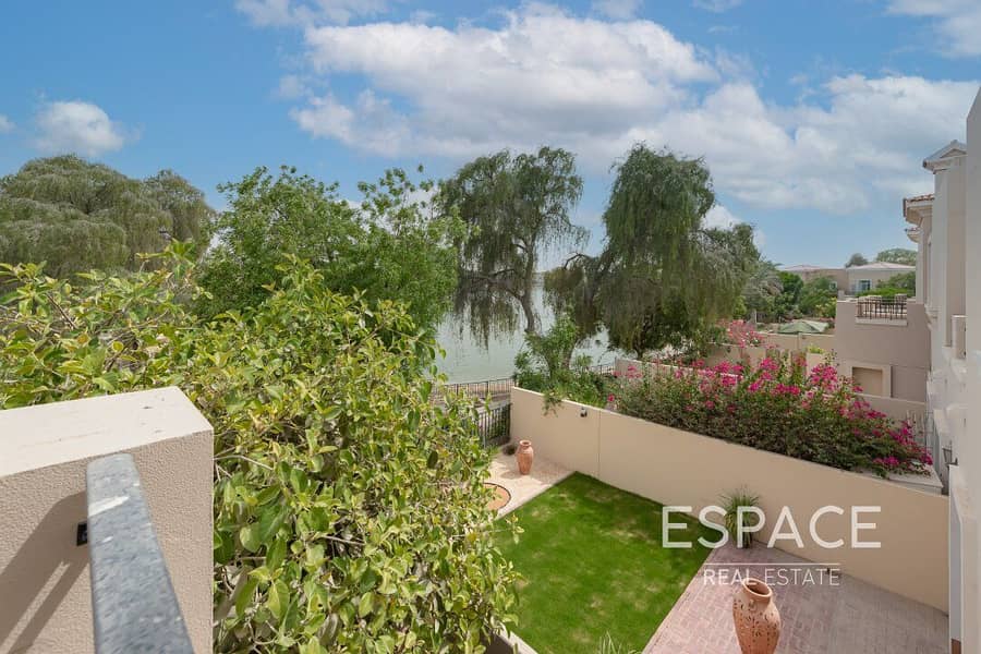 11 Exclusive | Stunning Lake View | 2 Beds