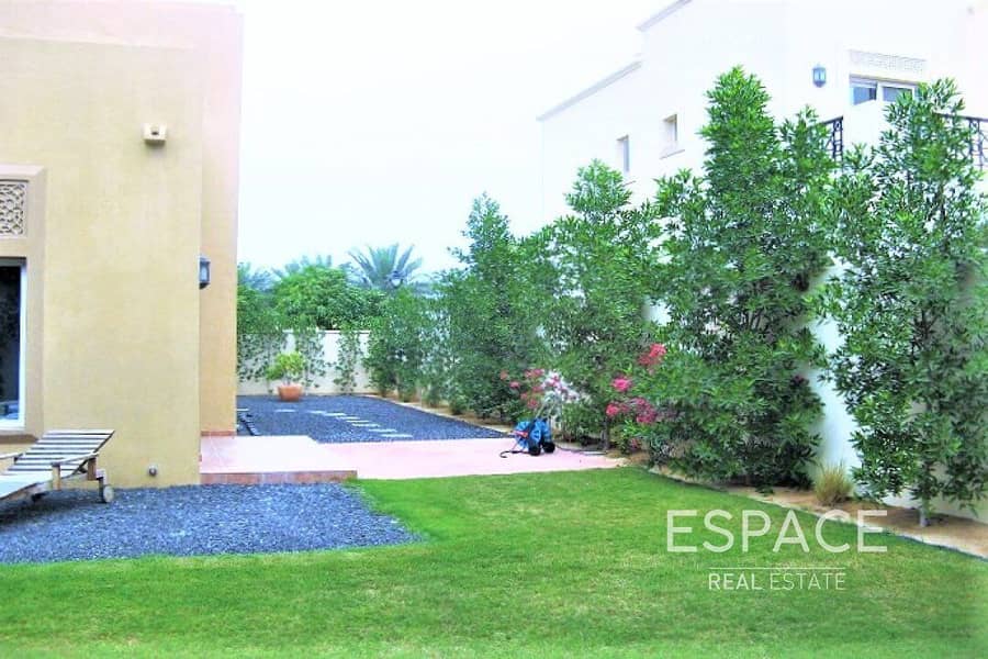 8 Next to Park and Pool | Al Mahra | 5 Bed