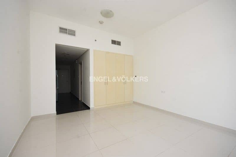 6 Spacious Unit and Large Balcony |Appliances