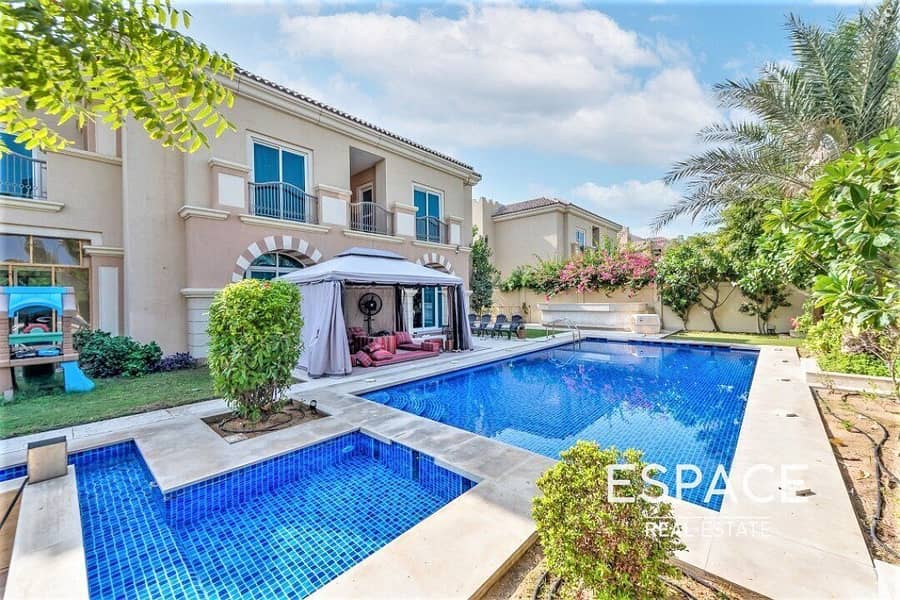 Type B1 | Big Pool and Golf Course View