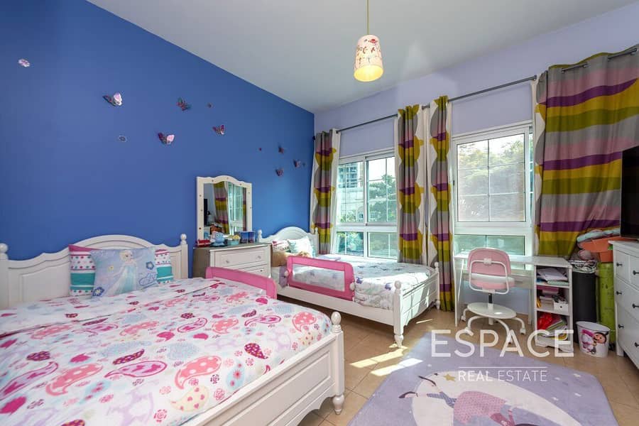 8 Good Location | Close to Park and School