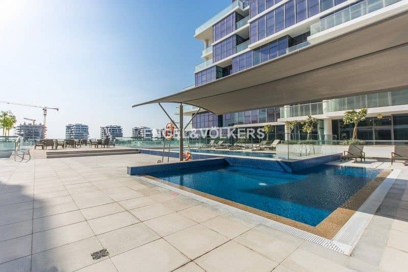 11 Spacious and Bright Unit | Pool and Park Views