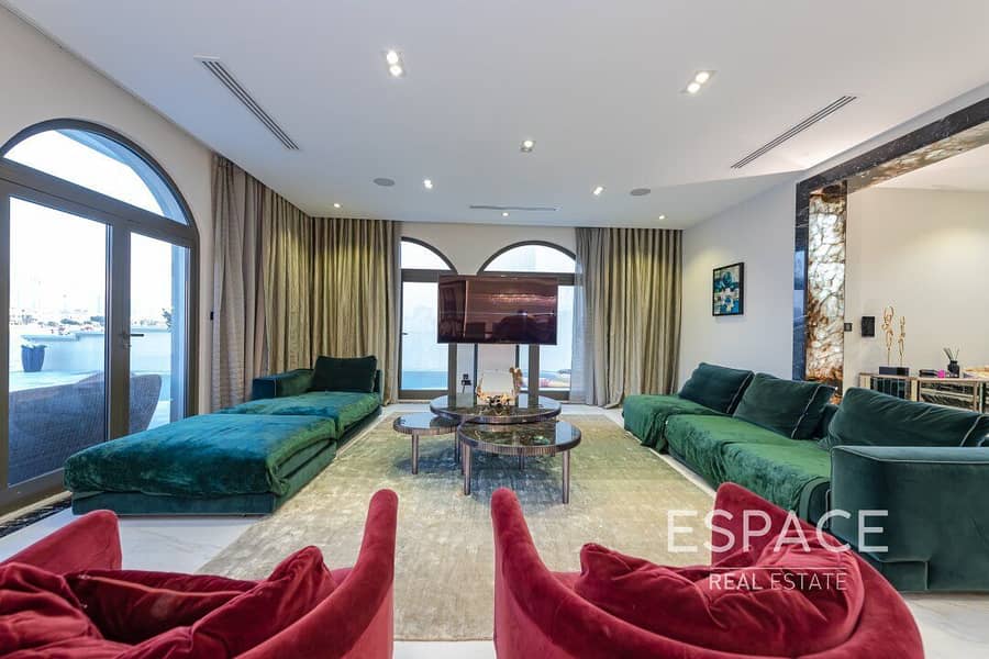 2 Upgraded 4 Bed Atrium Entry | High Number Villa with Skyline Views