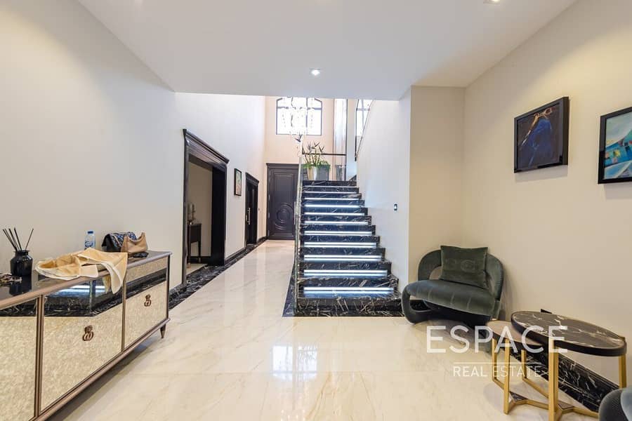 10 Upgraded 4 Bed Atrium Entry | High Number Villa with Skyline Views