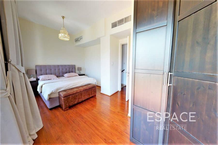 9 Tastefully Renovated 4E | Great Location