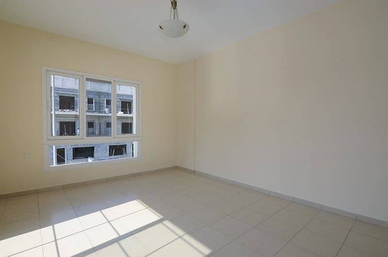 11 Bright | 1st Floor | 4 Cheques | Very Spacious