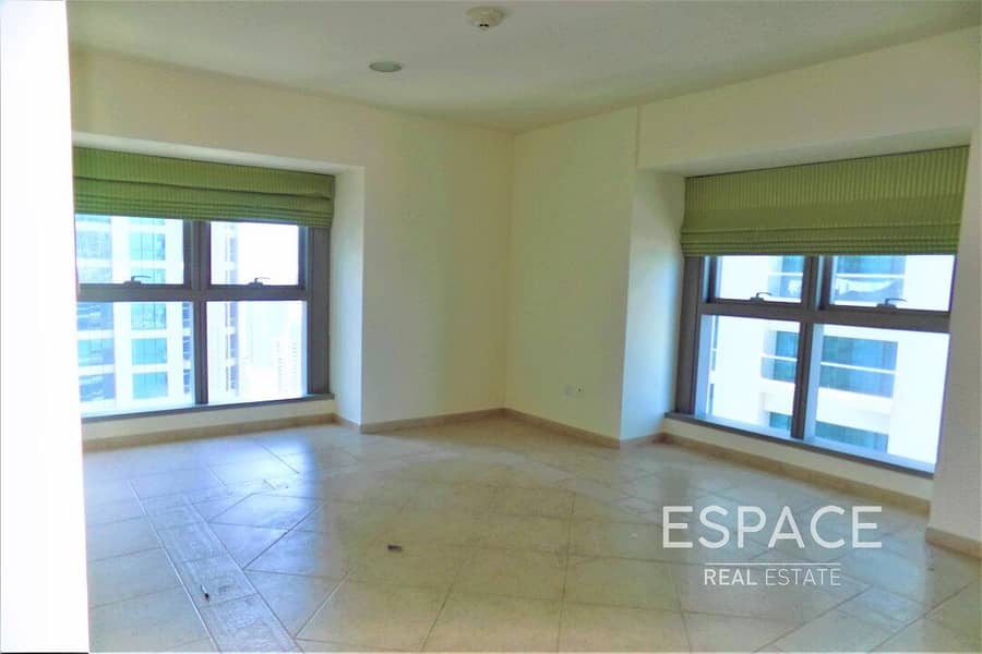 10 Large - Golf View - Well Maintanied - 2 Beds