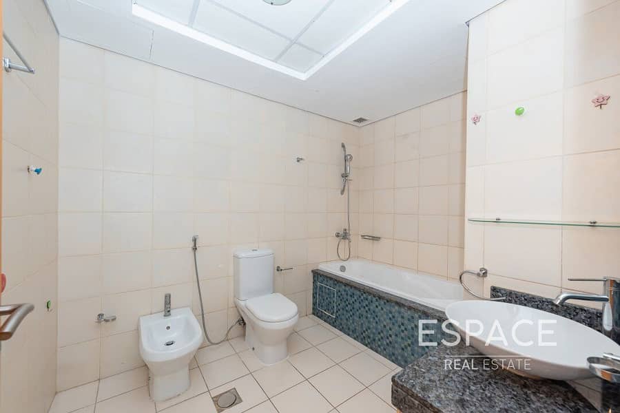 11 Immaculate Condition |3 Bedroom Type A in Hallawi