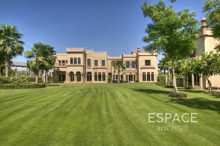 4 Bedroom Villa for Sale in Palm Jumeirah, Dubai - 4 Bed plus Maid's room | Sea Views | Vacant on Transfer