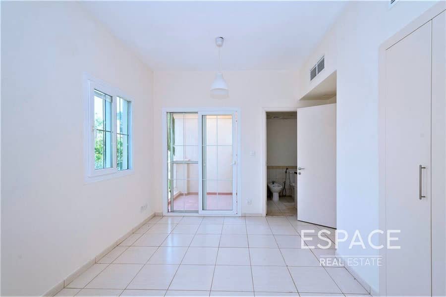 8 Close to the Park |2 Bedrooms |Single Row